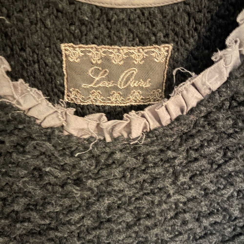 Elegant Women's Sleeveless Black and Gray Dress - Picture 2 of 3